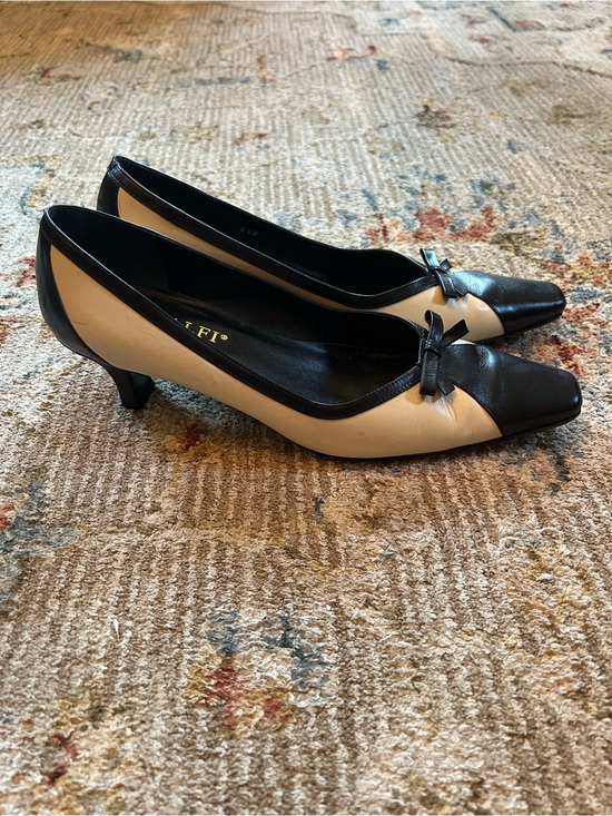 Amalfi Shoes - Vintage Amalfi Black and Cream Bow Accent Kitten Heels